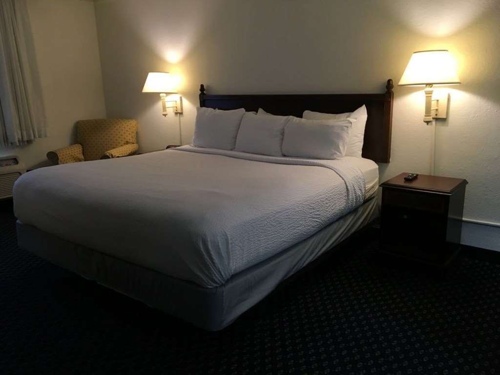 Delta Hotels By Marriott Indianapolis East Номер фото